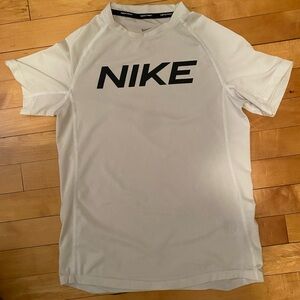 Boys Nike Pro Dri-Fit White Athletic Short Sleeve T-Shirt. Size Medium